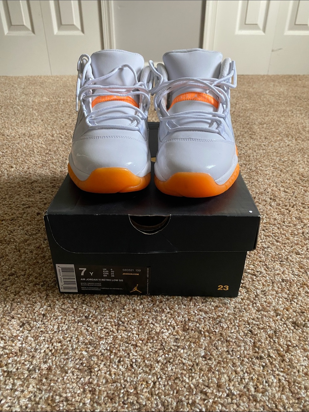 Jordan Kids Low-Top Sneakers in White and Orange